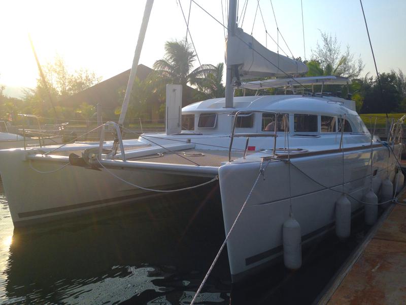 Book yachts online - catamaran - Lagoon 380 S2 - Meridian - rent