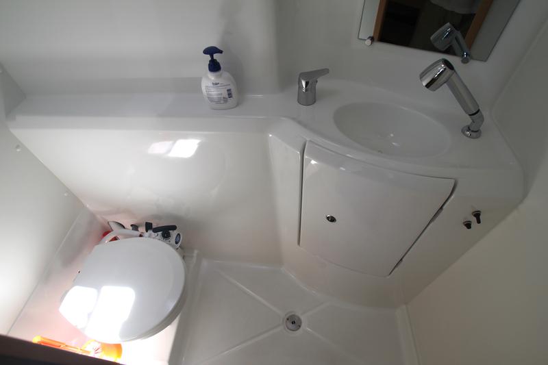 Book yachts online - catamaran - Lagoon 380 S2 - Meridian - rent