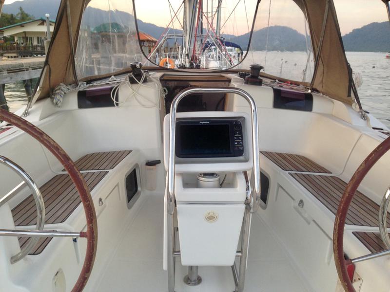 Book yachts online - sailboat - Jeanneau Sun Odyssey 409 - Malee - rent