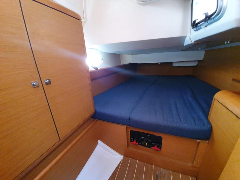 Book yachts online - sailboat - Jeanneau Sun Odyssey 409 - T-Punch - rent