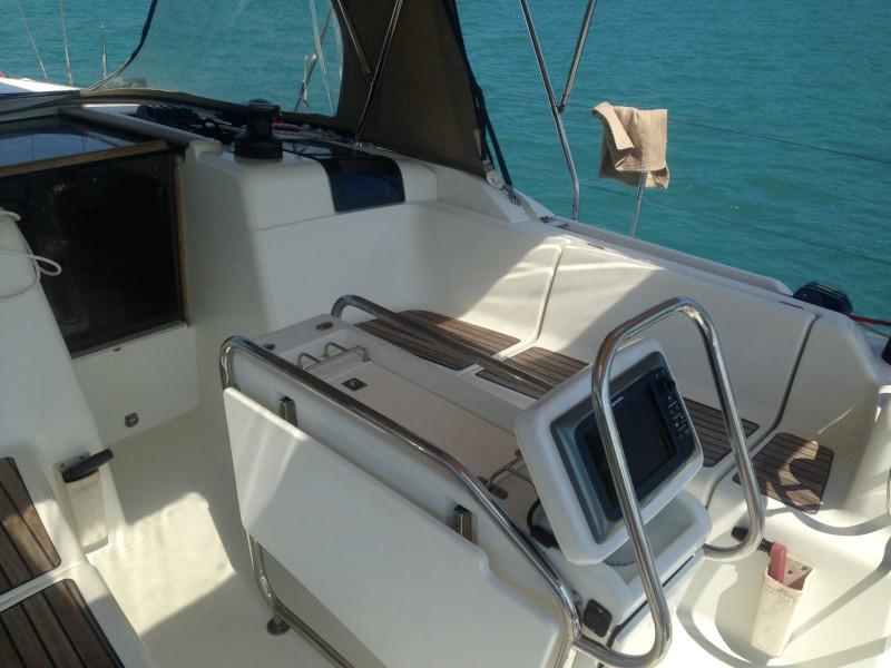 Book yachts online - sailboat - Jeanneau Sun Odyssey 409 - T-Punch - rent