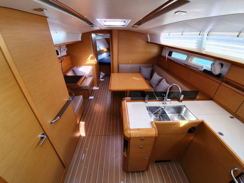 Book yachts online - sailboat - Jeanneau Sun Odyssey 409 - T-Punch - rent