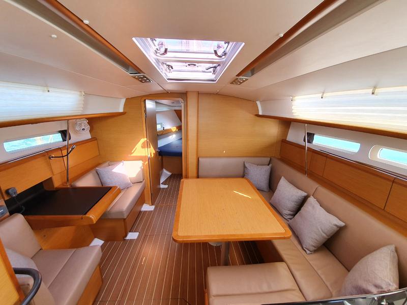 Book yachts online - sailboat - Jeanneau Sun Odyssey 409 - T-Punch - rent