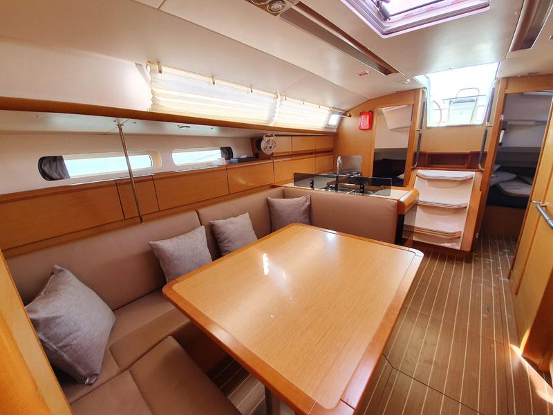 Book yachts online - sailboat - Jeanneau Sun Odyssey 409 - T-Punch - rent