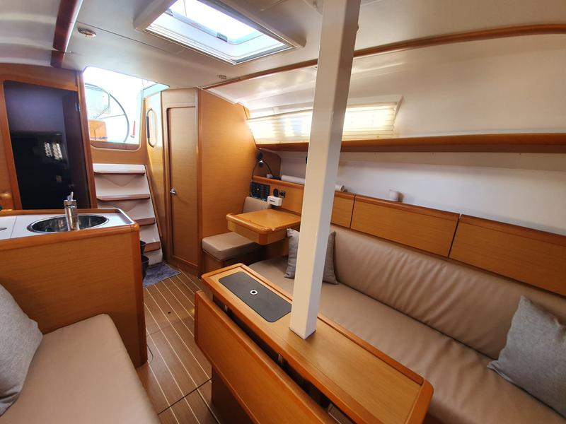 Book yachts online - sailboat - Sun Odyssey 33i - Aqua - rent