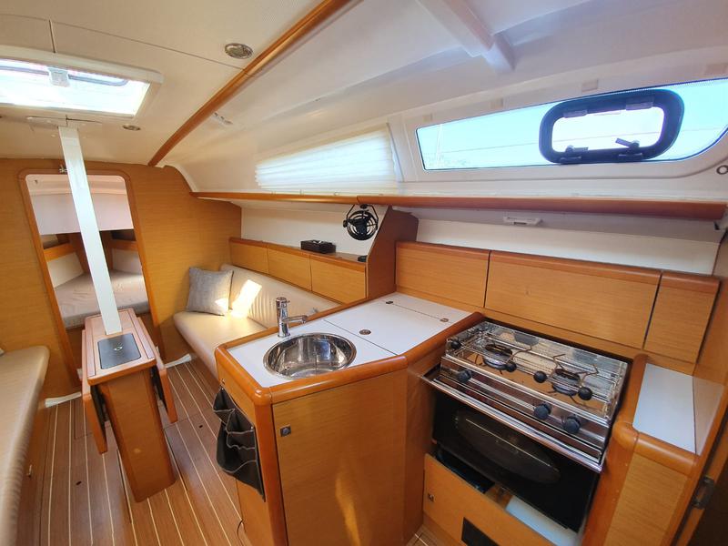Book yachts online - sailboat - Sun Odyssey 33i - Aqua - rent