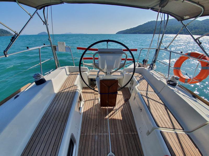 Book yachts online - sailboat - Sun Odyssey 33i - Aqua - rent