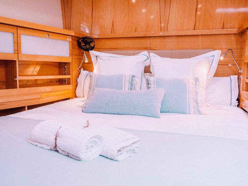 Book yachts online - sailboat - Hanse 630 - Zara - rent