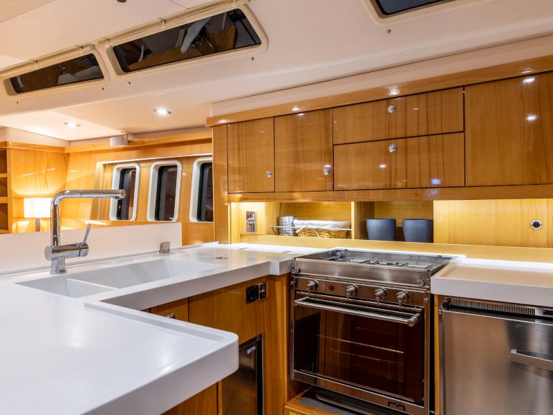 Book yachts online - sailboat - Hanse 630 - Zara - rent