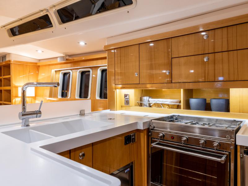 Book yachts online - sailboat - Hanse 630 - Zara - rent