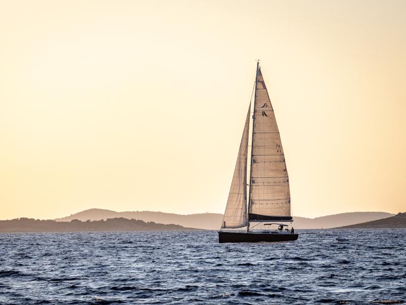 Book yachts online - sailboat - Hanse 630 - Zara - rent