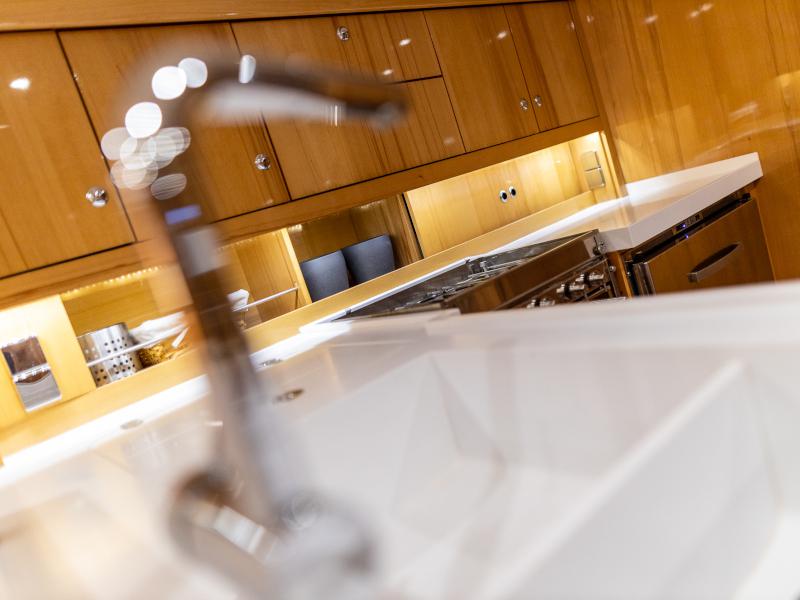 Book yachts online - sailboat - Hanse 630 - Zara - rent