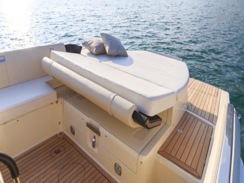 Book yachts online - motorboat - Invictus 280 TT - Invictus 280 TT - rent