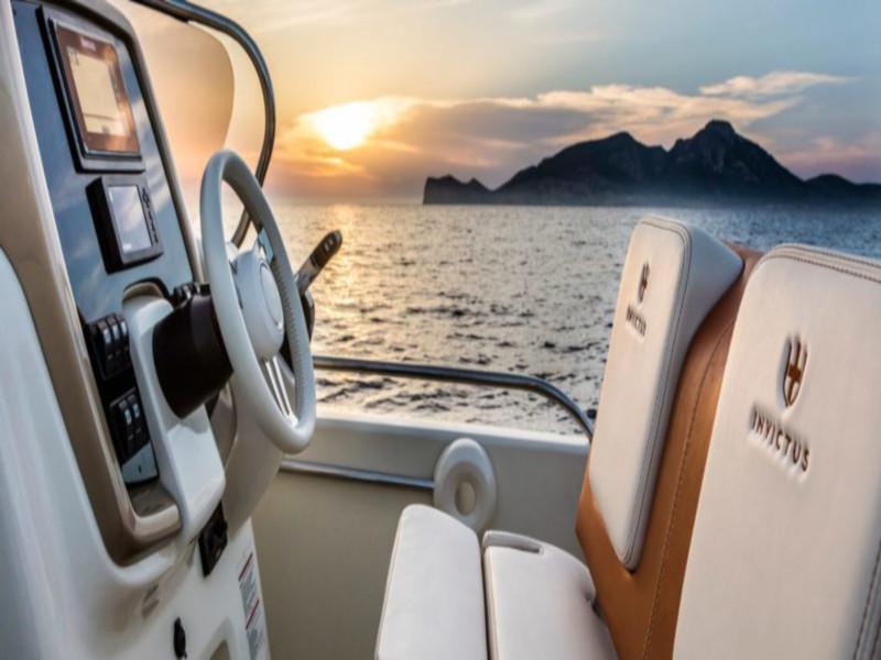 Book yachts online - motorboat - Invictus 280 TT - Invictus 280 TT - rent