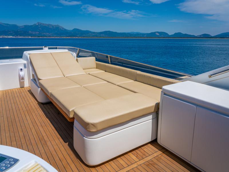 Book yachts online - motorboat - Cantieri di Pisa Akhir 85 - Maestrale - rent