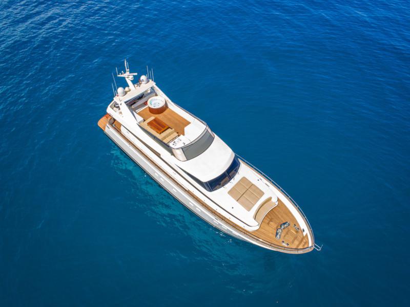 Book yachts online - motorboat - Cantieri di Pisa Akhir 85 - Maestrale - rent
