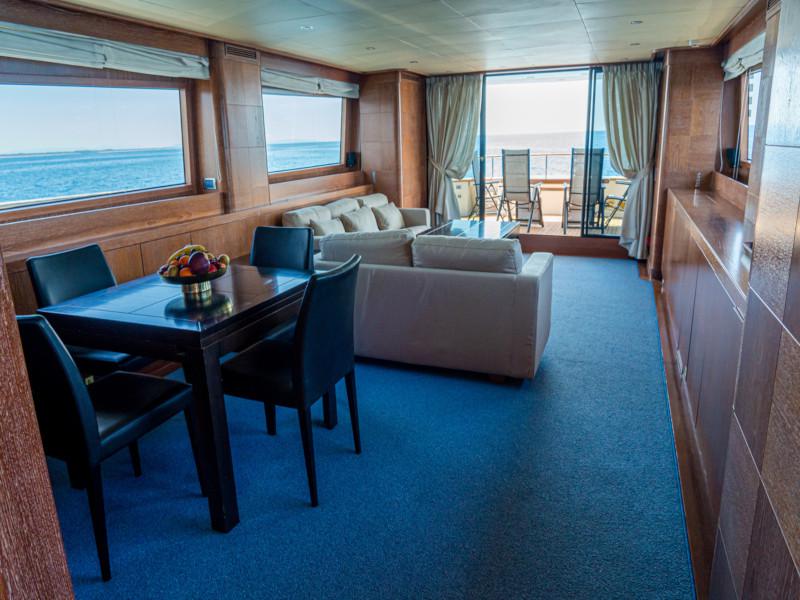 Book yachts online - motorboat - Cantieri di Pisa Akhir 85 - Maestrale - rent