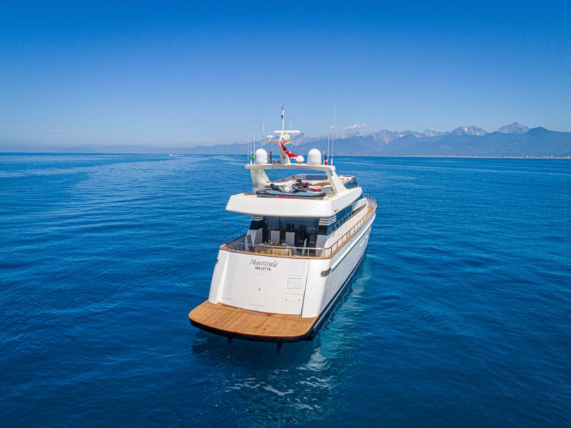 Book yachts online - motorboat - Cantieri di Pisa Akhir 85 - Maestrale - rent