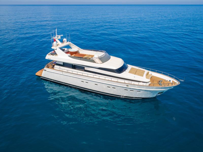 Book yachts online - motorboat - Cantieri di Pisa Akhir 85 - Maestrale - rent