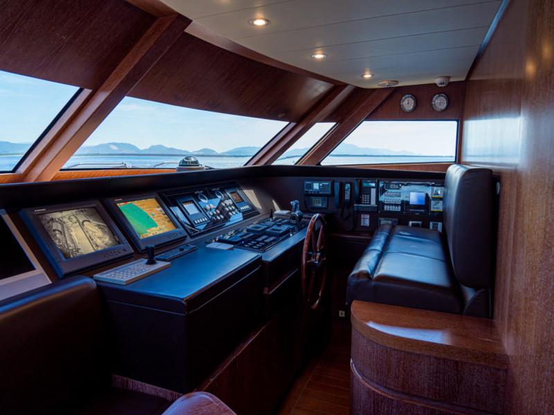 Book yachts online - motorboat - Cantieri di Pisa Akhir 85 - Maestrale - rent