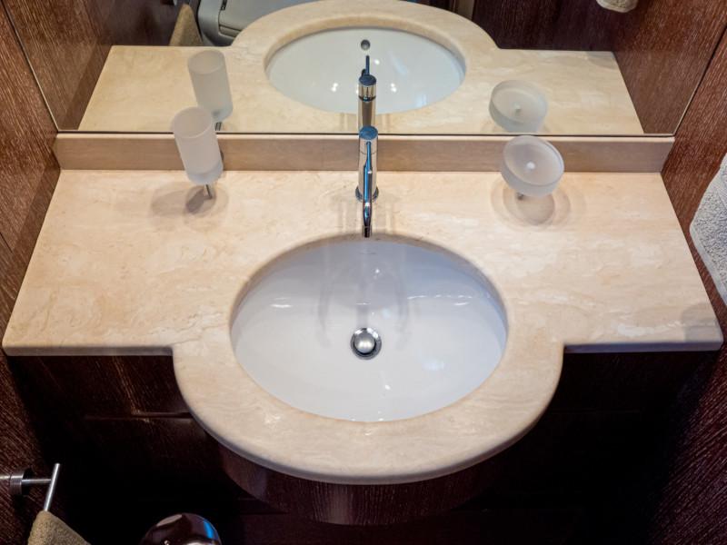 Book yachts online - motorboat - Cantieri di Pisa Akhir 85 - Maestrale - rent