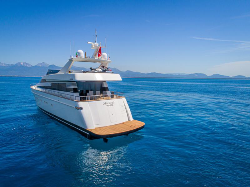 Book yachts online - motorboat - Cantieri di Pisa Akhir 85 - Maestrale - rent