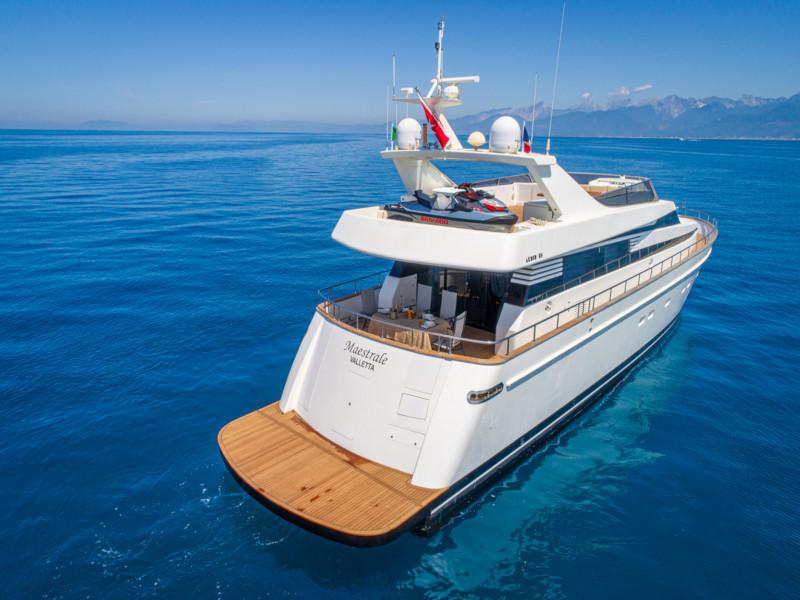 Book yachts online - motorboat - Cantieri di Pisa Akhir 85 - Maestrale - rent