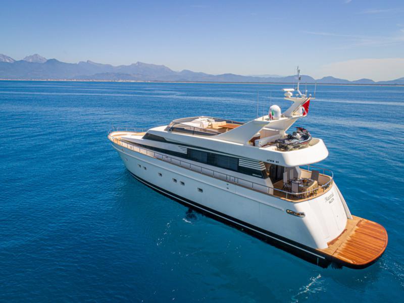 Book yachts online - motorboat - Cantieri di Pisa Akhir 85 - Maestrale - rent