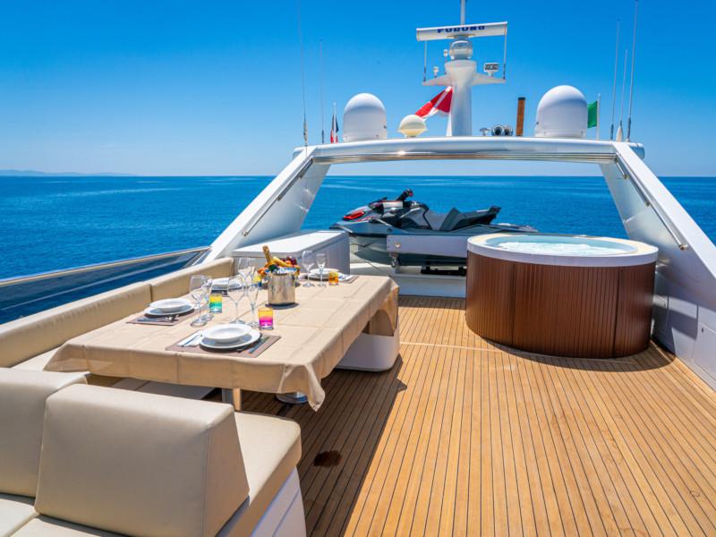 Book yachts online - motorboat - Cantieri di Pisa Akhir 85 - Maestrale - rent