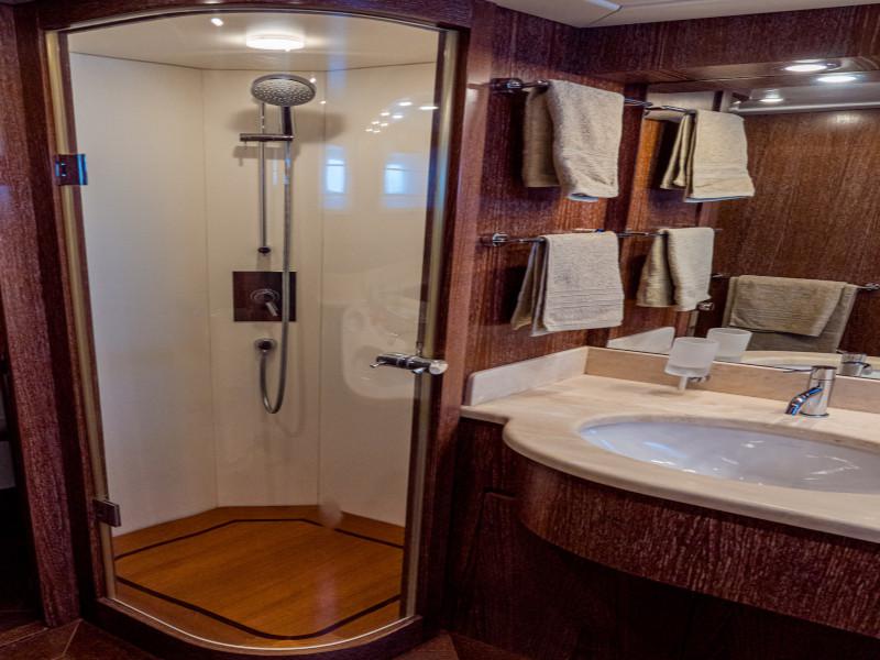 Book yachts online - motorboat - Cantieri di Pisa Akhir 85 - Maestrale - rent