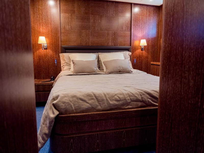 Book yachts online - motorboat - Cantieri di Pisa Akhir 85 - Maestrale - rent