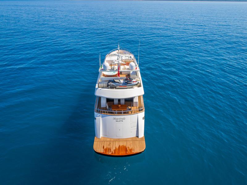 Book yachts online - motorboat - Cantieri di Pisa Akhir 85 - Maestrale - rent