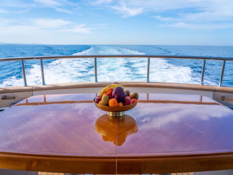 Book yachts online - motorboat - Cantieri di Pisa Akhir 85 - Maestrale - rent