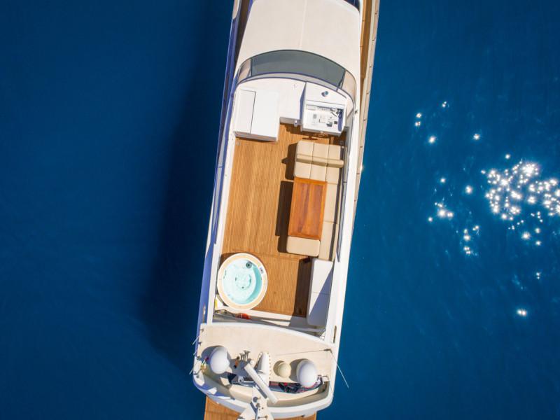 Book yachts online - motorboat - Cantieri di Pisa Akhir 85 - Maestrale - rent