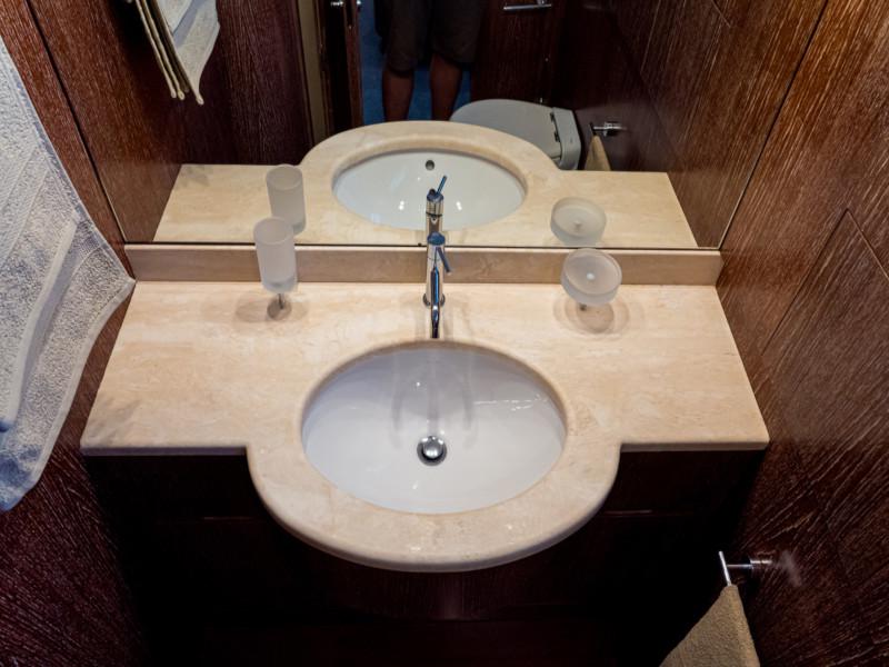 Book yachts online - motorboat - Cantieri di Pisa Akhir 85 - Maestrale - rent