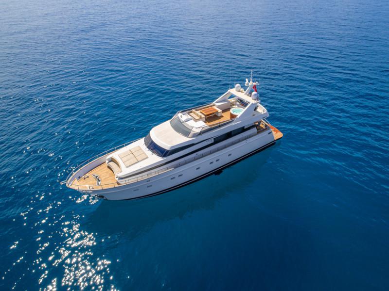 Book yachts online - motorboat - Cantieri di Pisa Akhir 85 - Maestrale - rent