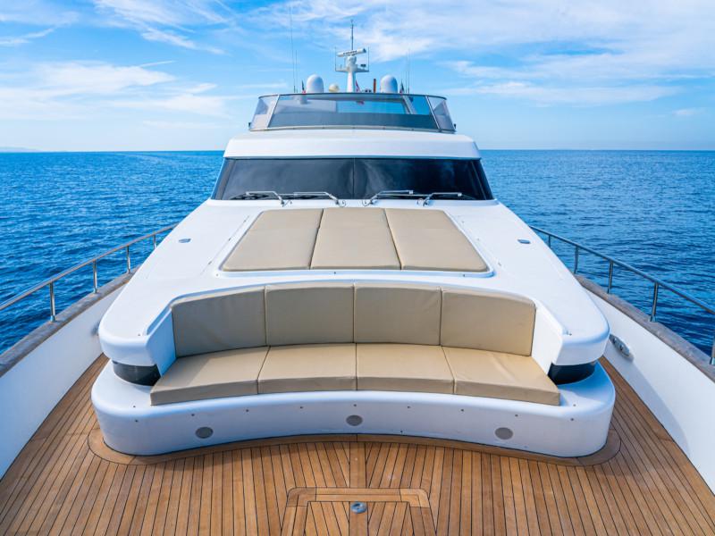Book yachts online - motorboat - Cantieri di Pisa Akhir 85 - Maestrale - rent