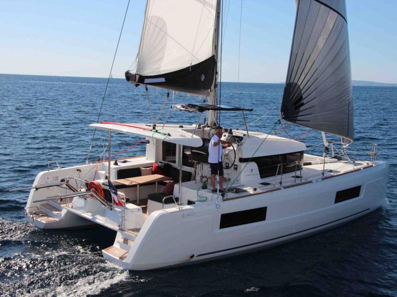 Book yachts online - catamaran - Lagoon 40 - Madrigal VI - rent