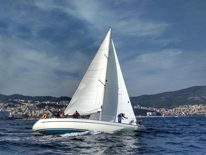 Book yachts online - sailboat - Bavaria 38 - Katerina - rent