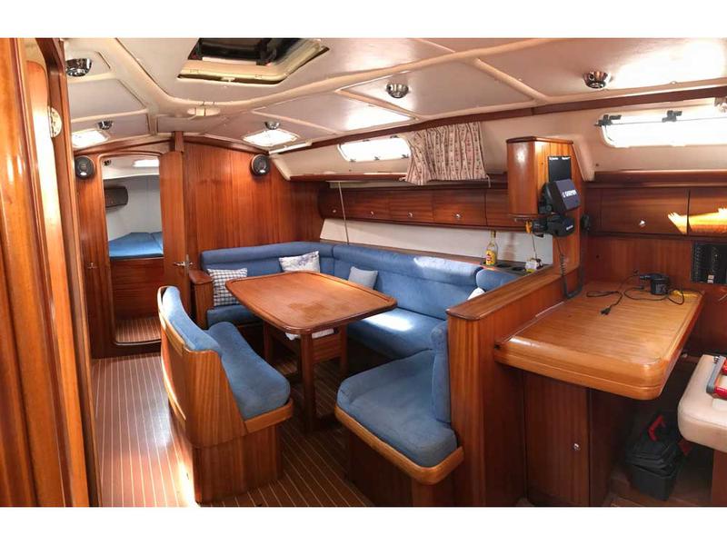 Book yachts online - sailboat - Bavaria 38 - Katerina - rent