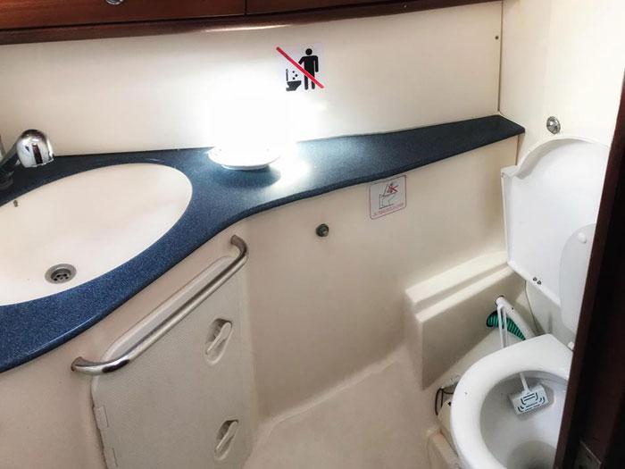 Book yachts online - sailboat - Bavaria 44 - Danai - rent