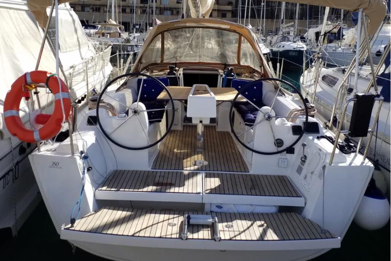 Book yachts online - sailboat - Dufour 350 Grand Large - Oby One - rent