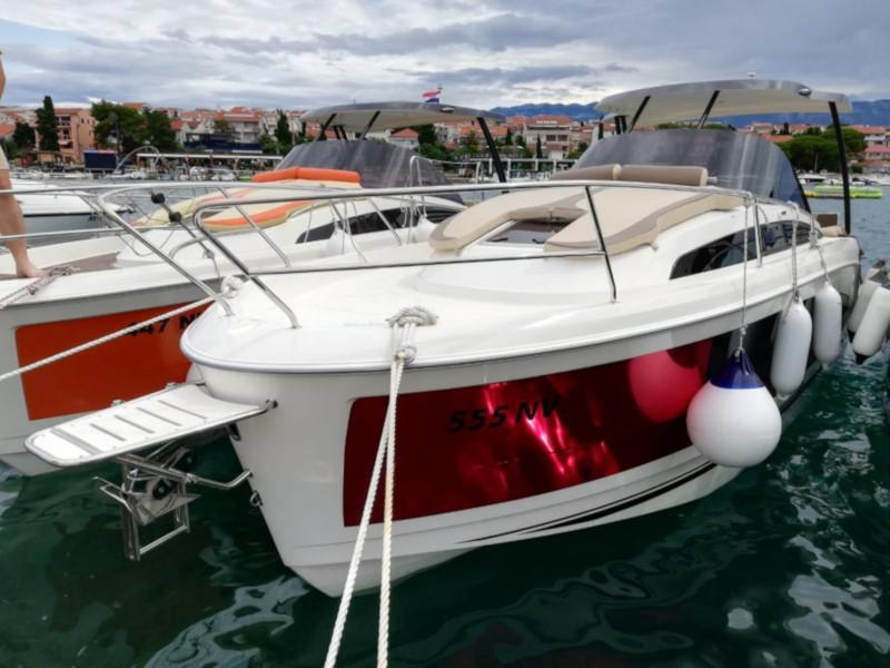Book yachts online - motorboat - Balt 818 Titanium - Valentina 2 - rent