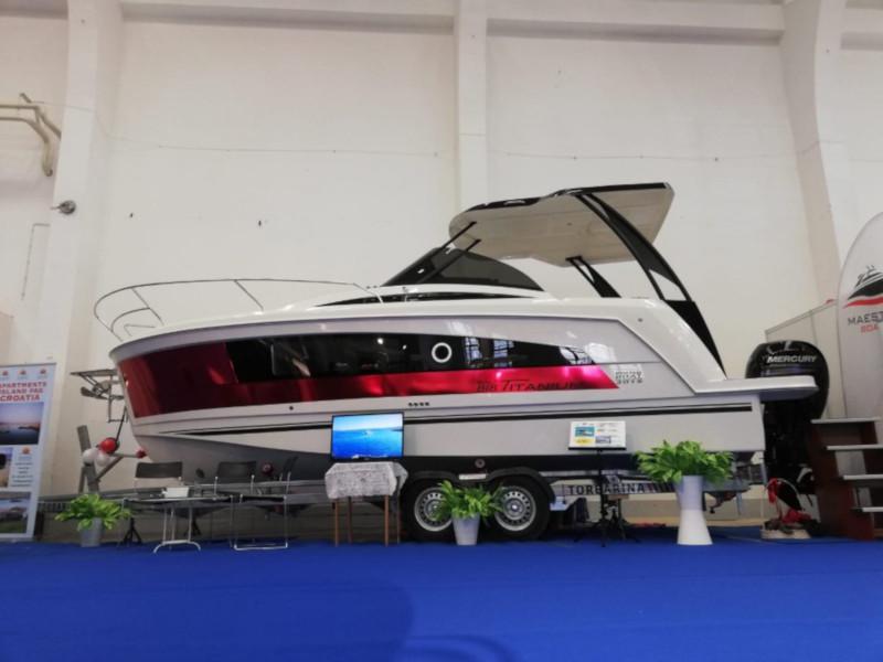 Book yachts online - motorboat - Balt 818 Titanium - Valentina 2 - rent