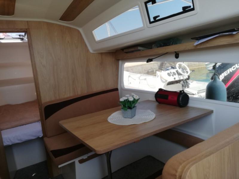 Book yachts online - motorboat - Balt 818 Titanium - Valentina 2 - rent