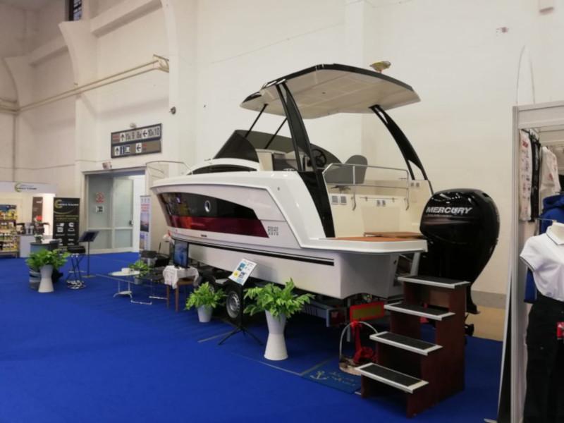 Book yachts online - motorboat - Balt 818 Titanium - Valentina 2 - rent