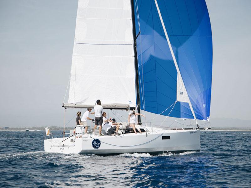 Book yachts online - sailboat - Pogo 30 - Spica - rent