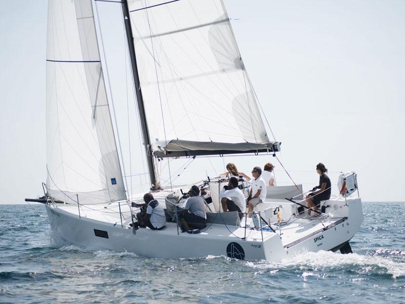 Book yachts online - sailboat - Pogo 30 - Spica - rent