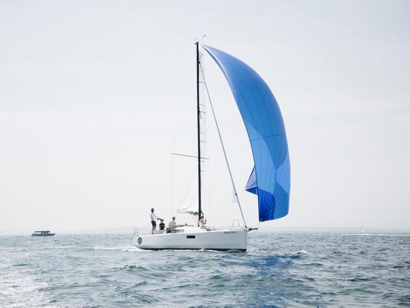 Book yachts online - sailboat - Pogo 30 - Acrux - rent