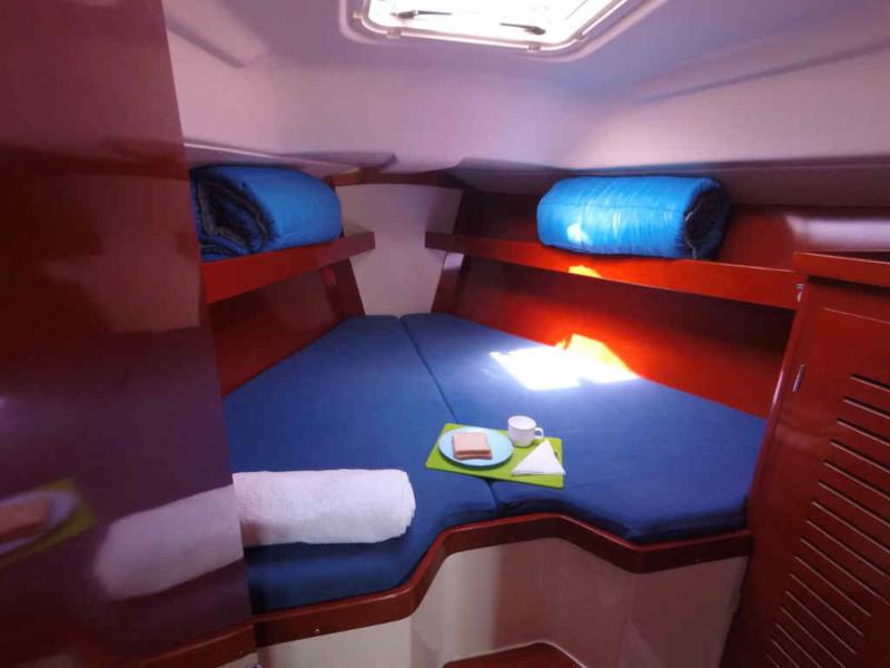 Book yachts online - sailboat - Hanse 342 - 9 Muses - rent